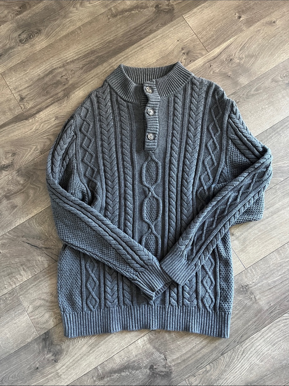 Tilley Men’s Gray Cotton Sweater Medium